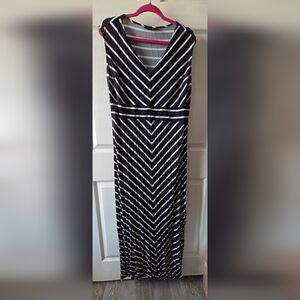 Apt. 9 Black and White Chevron Pencil Skirt